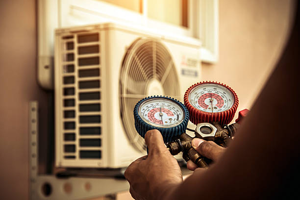 Professional Air Conditioning Service technician working in Cortlandt Manor, NY